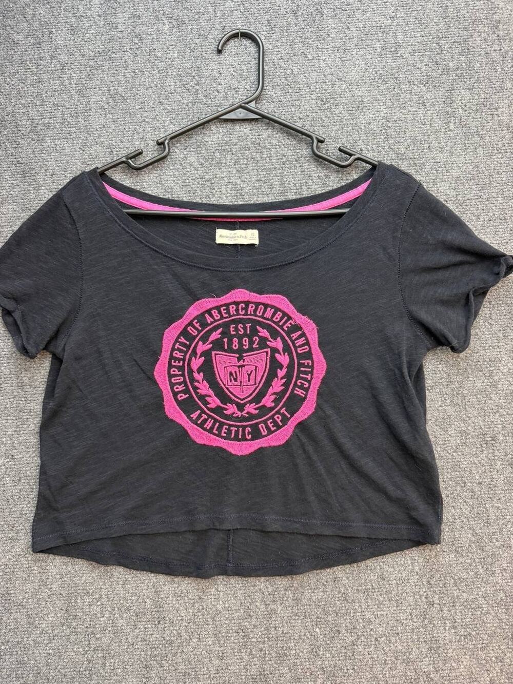 Abercrombie & Fitch Womens XS Black Pink Embroidered Logo Crop T-Shirt